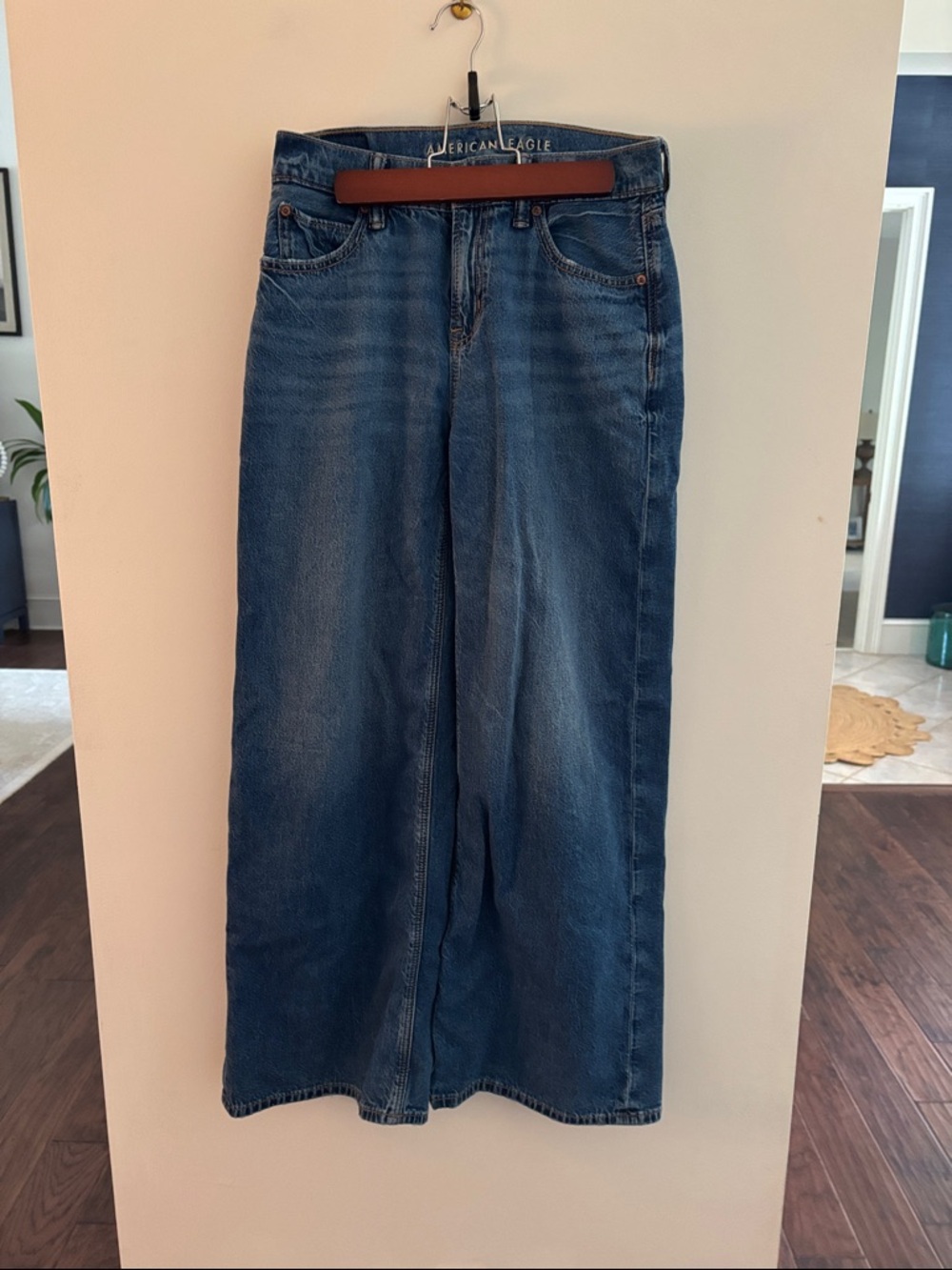 American Eagle Outfitters Relaxed Wide-Leg Jeans - low rise Medium Blue